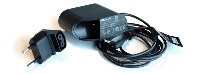 Зарядники для Nokia Lumia 2520 бьются током!